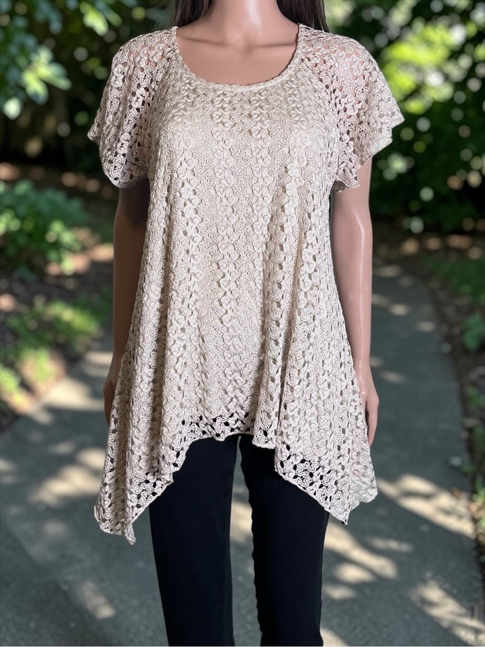 DressBarn Crochet Lace Tunic Top Large Beige Boho Swing Handkerchief Hem